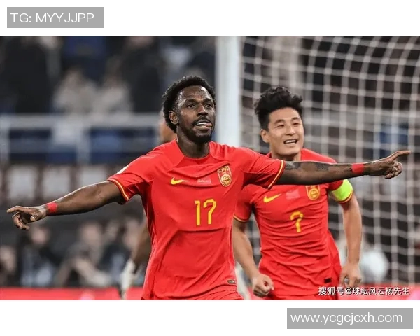 武磊精彩破门助力球队逆转胜利展现出色竞技状态与团队默契 武磊精彩破门助力球队逆转胜利展现出色竞技状态与团队默契