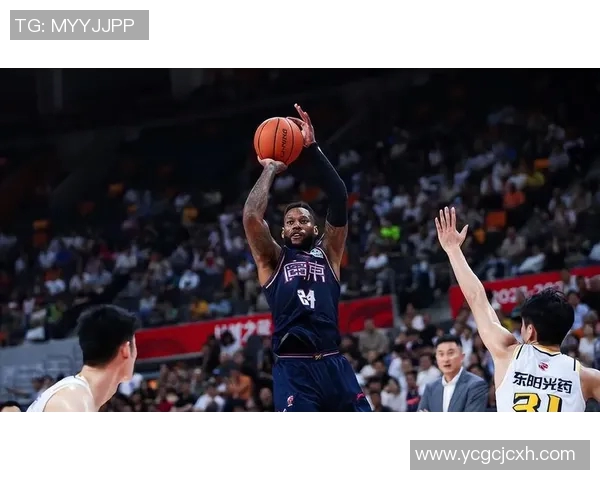 CBA威姆斯的精彩表现助力球队逆转胜利展现超强实力与领导力