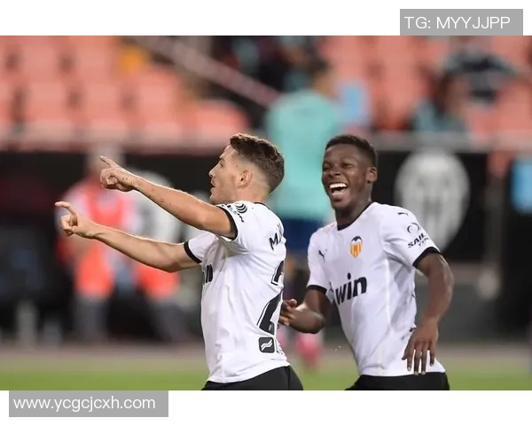 巴伦西亚球员集体续约，球队成为西甲稳定力量