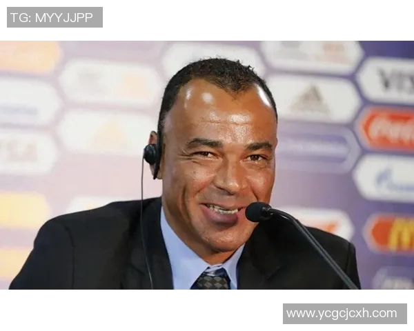 卡福跨界探索：从足球巨星到时尚潮流引领者的华丽转身