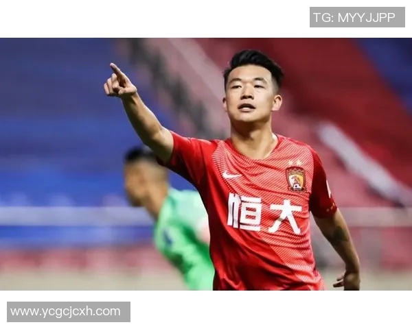 严鼎皓引领成都蓉城崛起之路展现足球新风貌与团队精神 严鼎皓引领成都蓉城崛起之路展现足球新风貌与团队精神