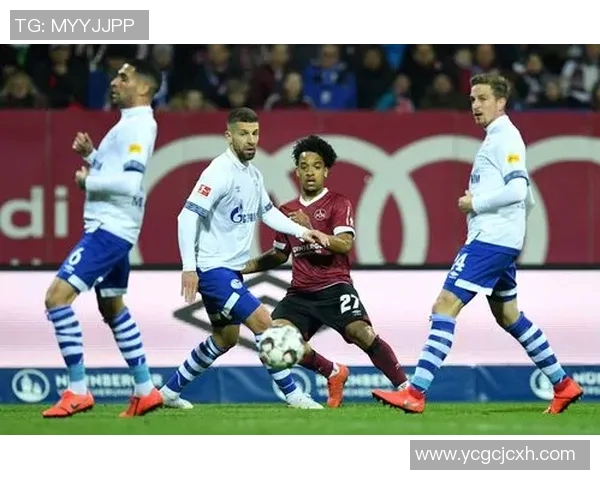 沙尔克04德甲胜门兴!重返胜利之路,球迷振奋欢呼! 沙尔克04德甲胜门兴!重返胜利之路,球迷振奋欢呼!