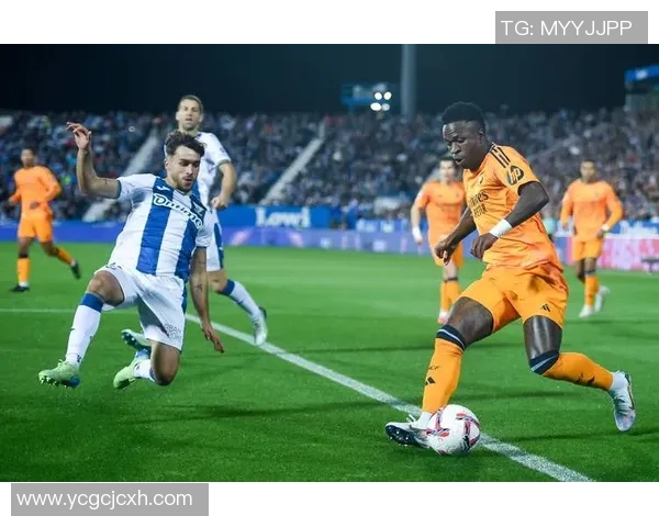 皇家马德里逆袭巴萨，重新夺得西甲榜首位置