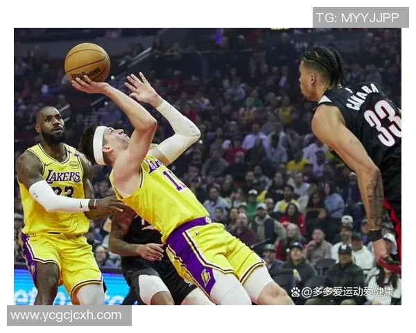 詹姆斯砍下三双,带领湖人力克开拓者 詹姆斯砍下三双,带领湖人力克开拓者